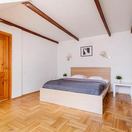 Old Town With 3 Bedrooms By Urban Rent Vilnius