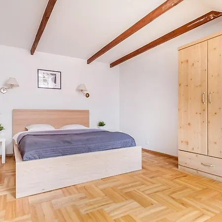 Old Town With 3 Bedrooms By Urban Rent Lägenhet Vilnius