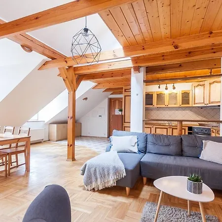 Old Town With 3 Bedrooms By Urban Rent *