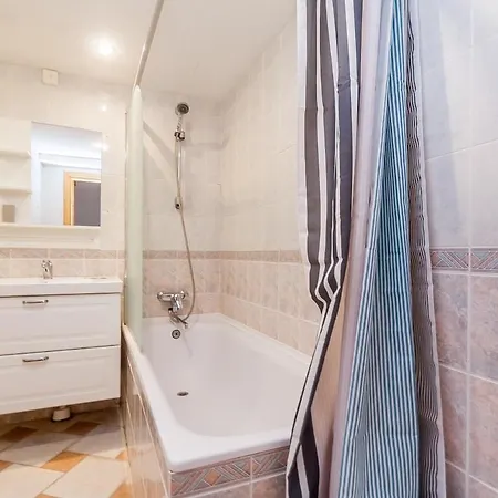 Old Town With 3 Bedrooms By Urban Rent Appartamento