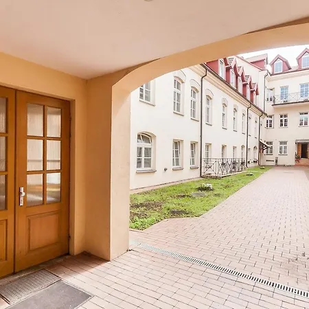 Old Town With 3 Bedrooms By Urban Rent