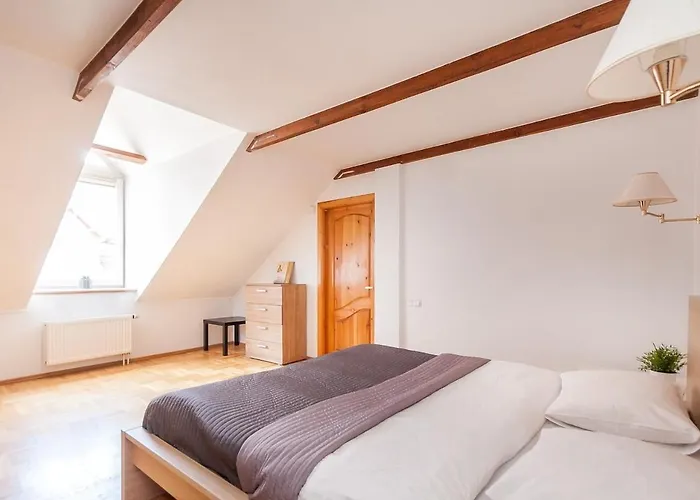 Old Town With 3 Bedrooms By Urban Rent Apartament *