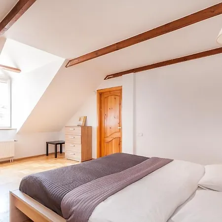 Old Town With 3 Bedrooms By Urban Rent Апартаменты *